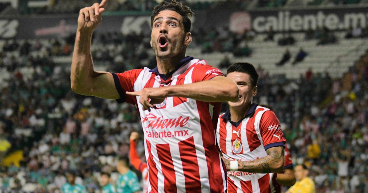 Chivas vence a León en su debut en el Apertura 2023 de Liga MX