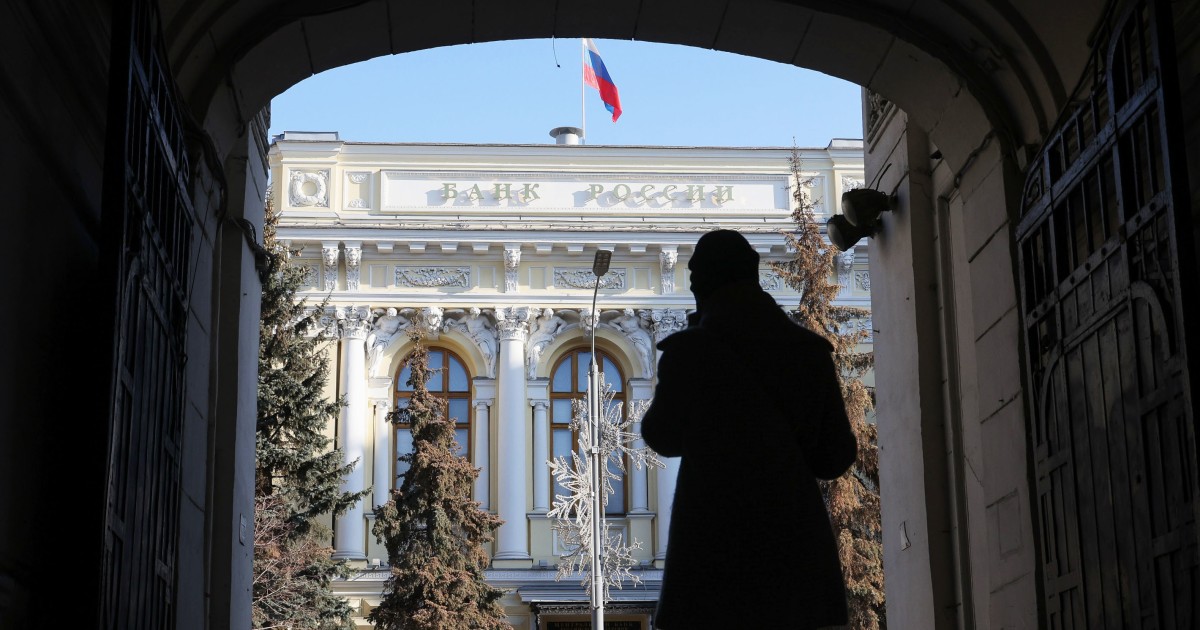 Russian central bank jacks up interest rates after ruble plunge