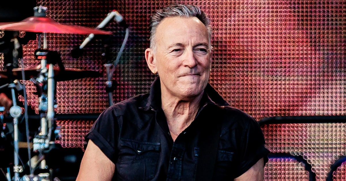 Bruce Springsteen postpones a couple of concerts because of illness