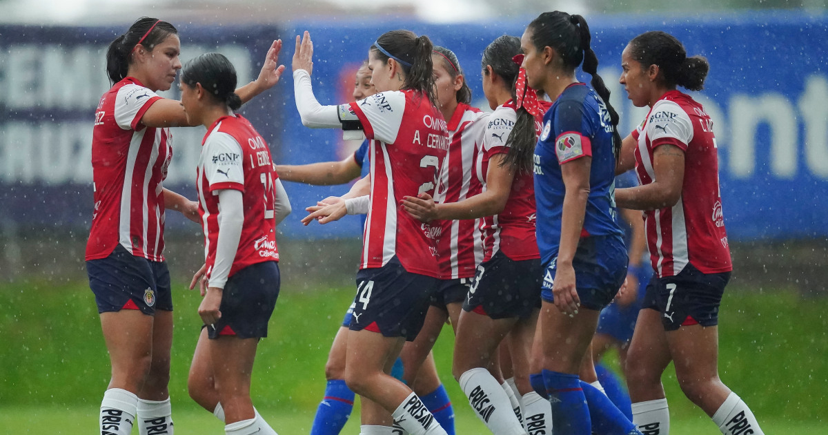 Chivas no tuvo piedad y goleó a Cruz Azul en Liga MX Femenil