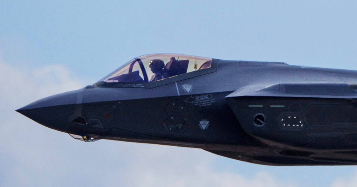 Panggilan F-35 911: “Ada pilot di rumah kami dan dia bilang dia terlempar”