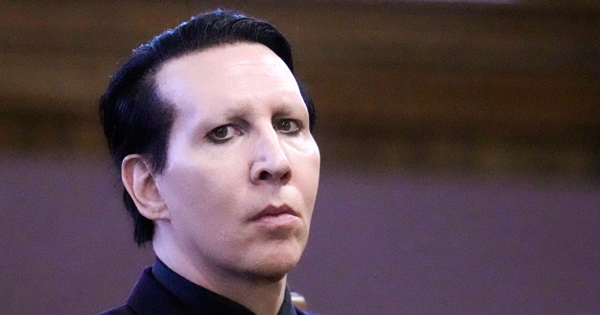 Marilyn Manson gets community service for blowing his nose on a