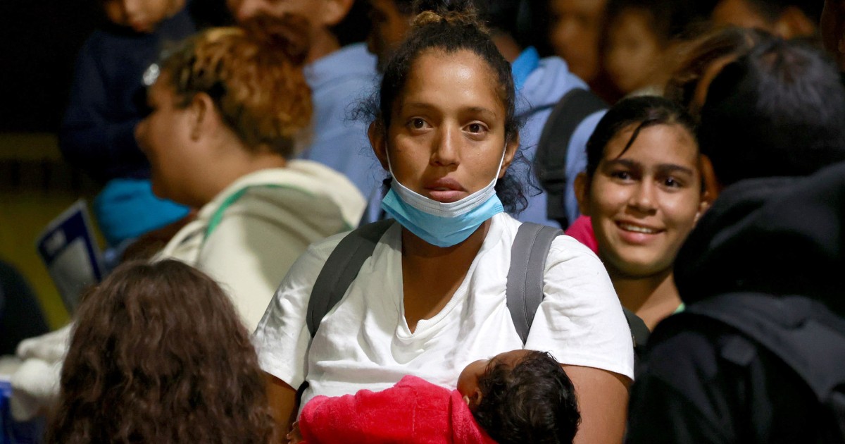 Under pressure, the Biden admin gives more Venezuelan migrants Temporary Protected Status