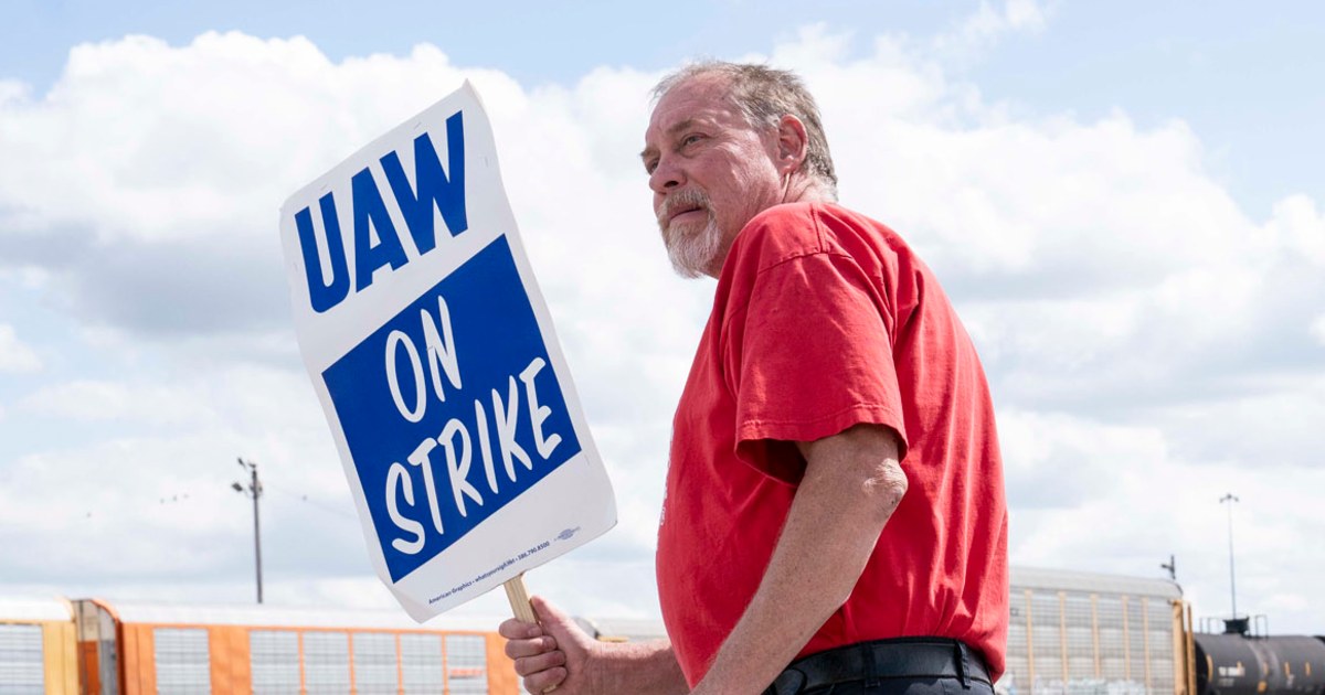 United Auto Workers strike scrambles 2024 presidential race