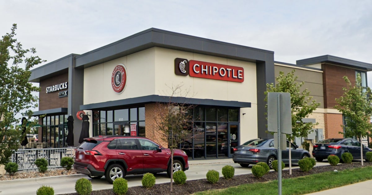 Chipotle Faces Lawsuit from Former Muslim Employee Who Claims Her