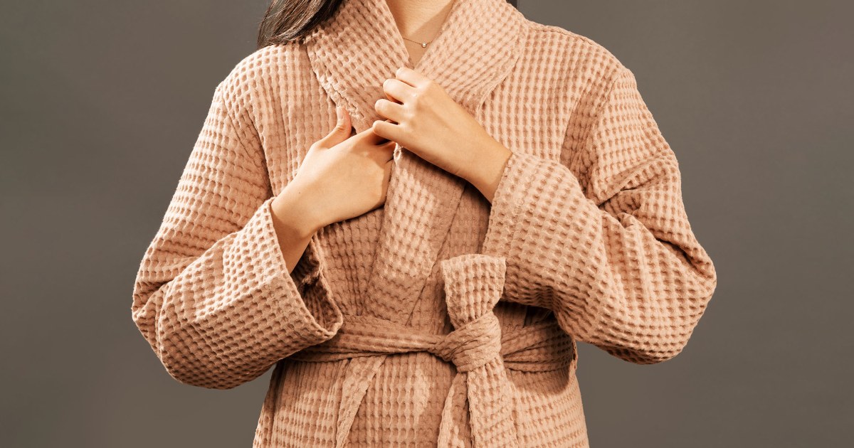 PAVILIA Women Hooded Plush Soft Robe | Fluffy Warm Fleece Sherpa Shaggy  Bathrobe (S/M, Wine Red) - Walmart.com