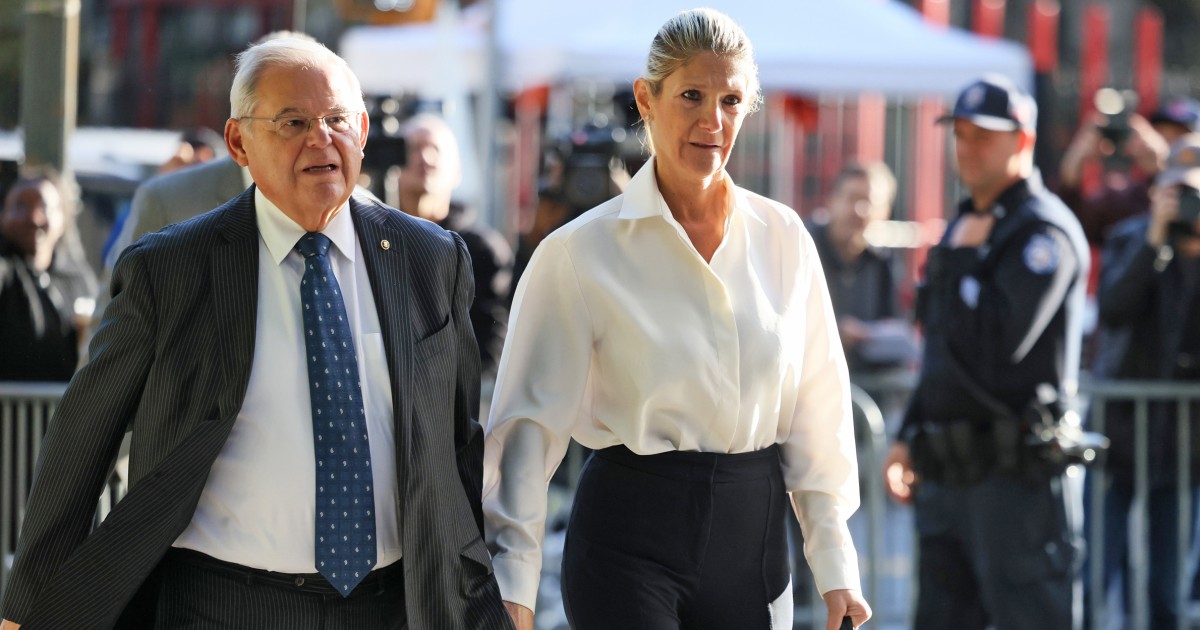 Сенатор Боб Менендес и съпругата му търсят отделни процеси по дело за подкуп
