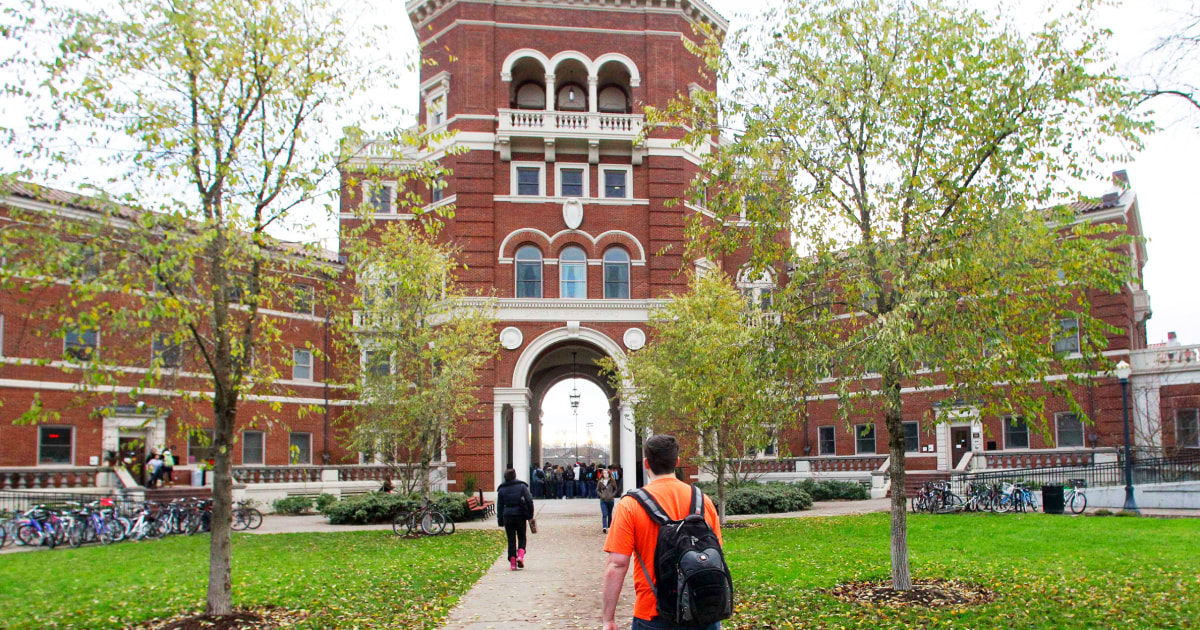 Oregon State University urged students and staff to steer clear of an automated food delivery service on Tuesday, fearing the robots could contain exp