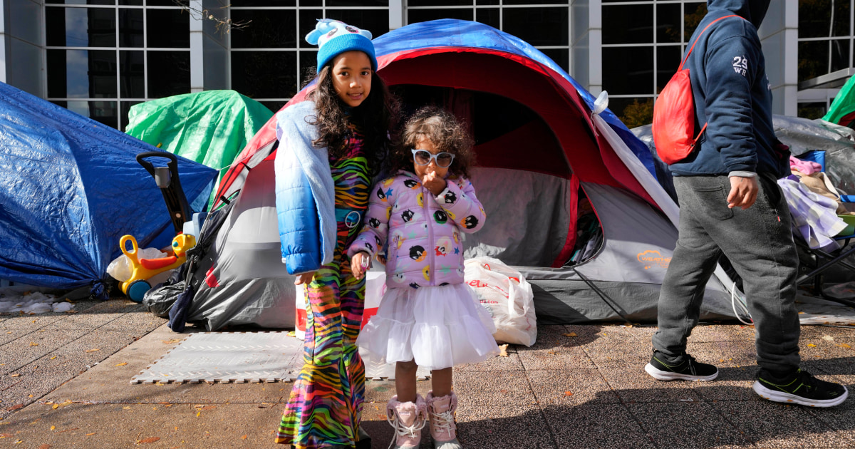 Chicago Struggles To House Migrants As Winter Weather Slams The City