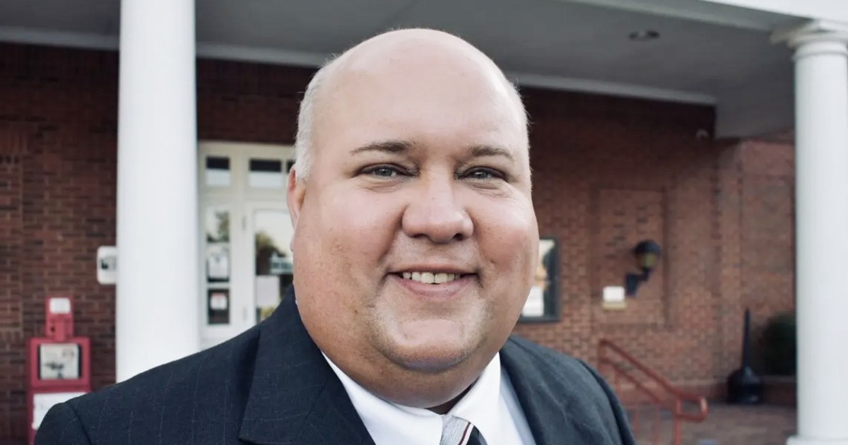 #Alabama mayor dies of apparent suicide days after website publishes pictures of him allegedly in women’s clothes