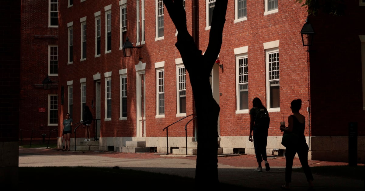 Министерството на образованието на САЩ започва разследване срещу Харвардския университет