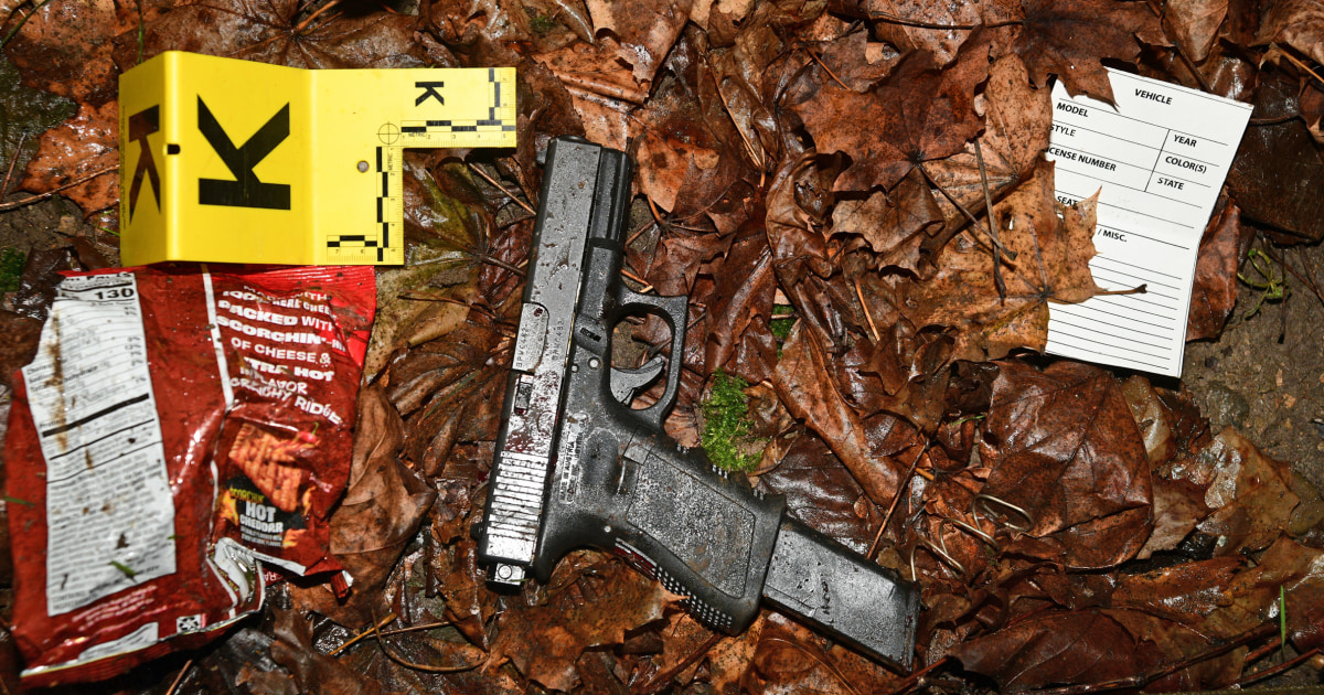 Малко и евтино устройство, наречено „Glock превключвател“, позволява на престъпниците да създават свои собствени картечници
