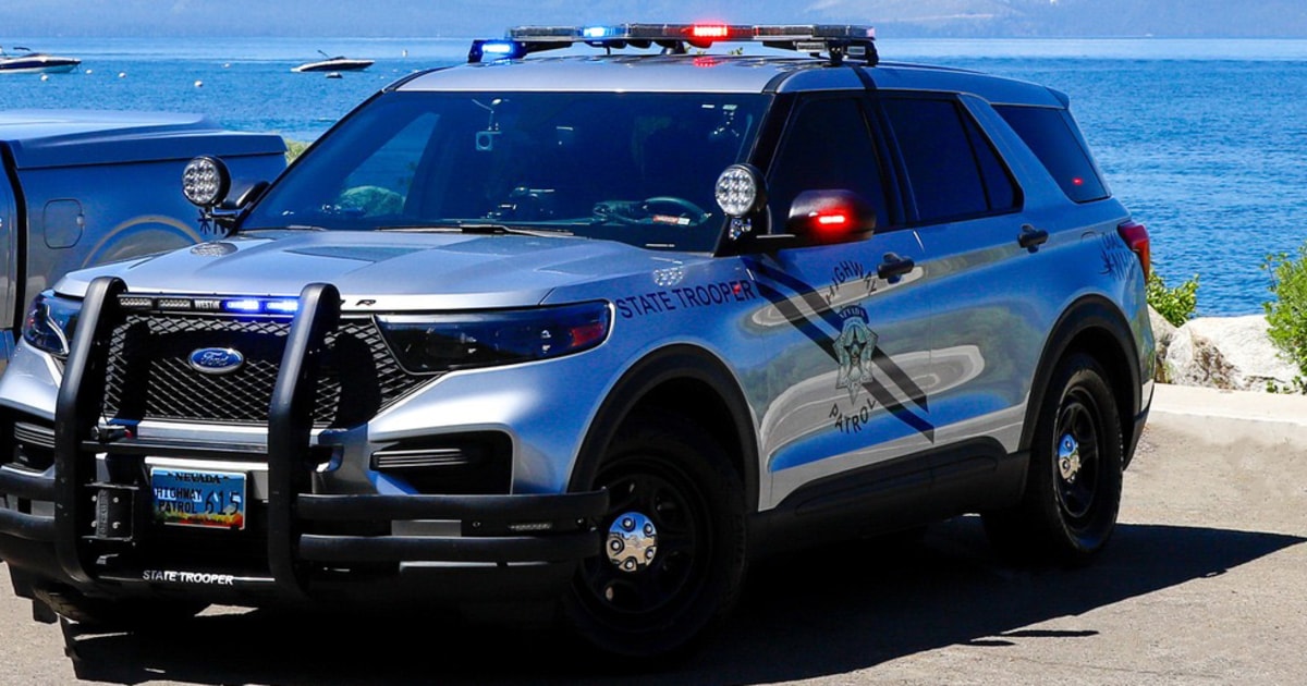 2 полицаи загинаха при блъскане и бягство, докато помагаха на шофьор на магистрала в Лас Вегас