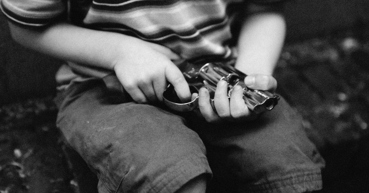 Un niño de 3 años mata a tiros a su hermano de 2 años tras encontrar un