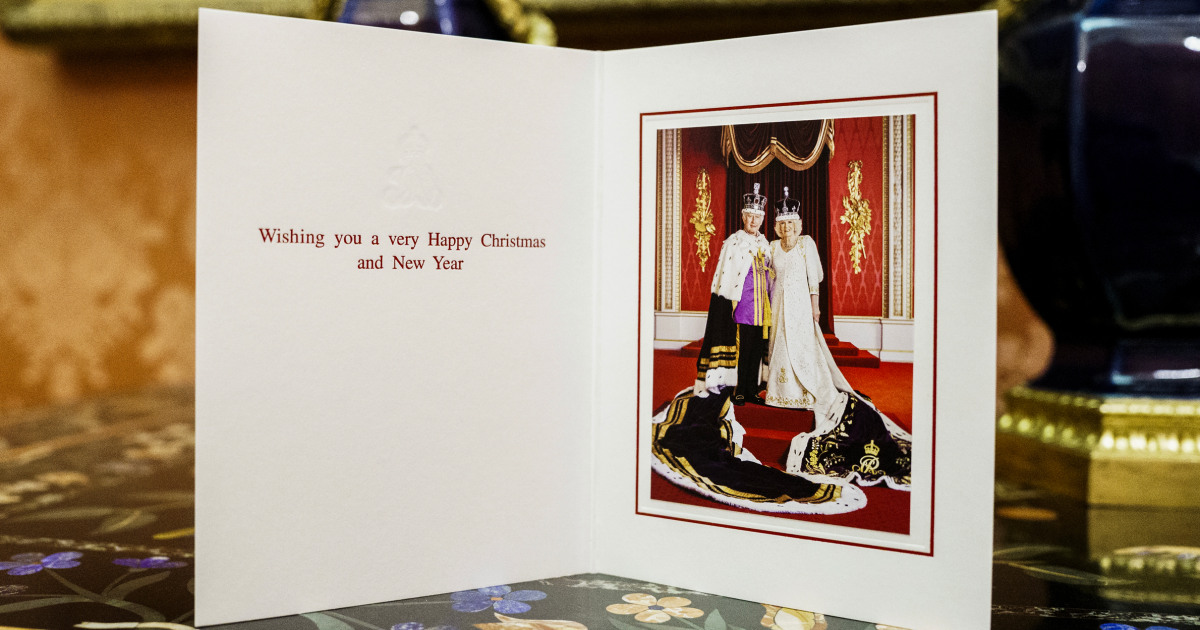 Крал Чарлз избира снимка от коронацията за коледната картичка