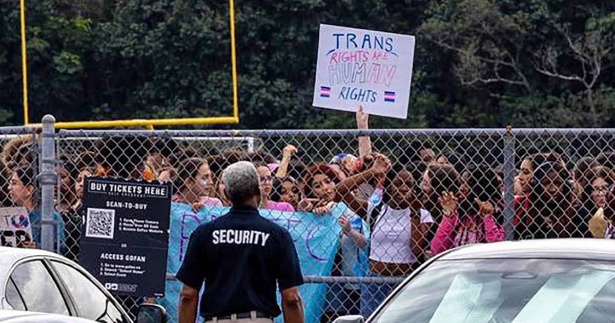 Майка на транс ученик спортист от Флорида предполага, че тийнейджърът е бил аутлет на фона на противоречия