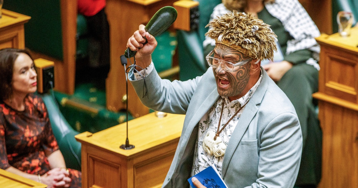 Местните маорски политици нарушиха протокола при откриването на парламента на