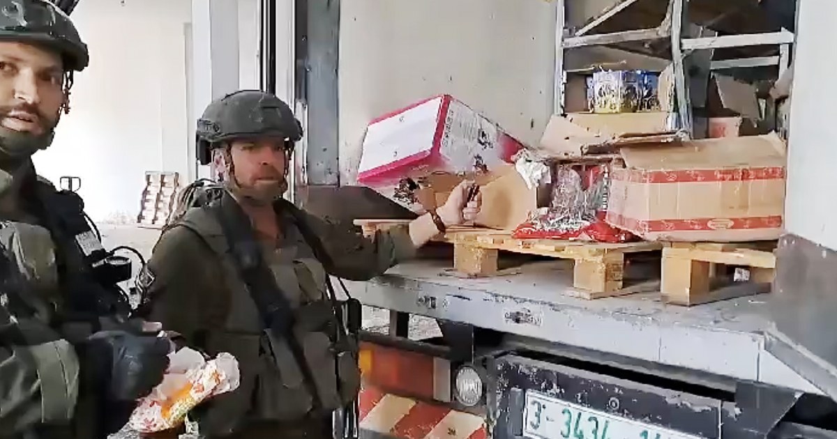 Счупени играчки и пожар в магазин за бонбони повдигат въпроси относно поведението на израелските военни