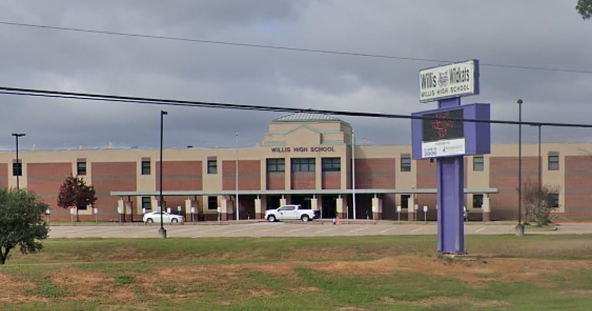 #Texas high school basketball player beat up coach after being benched for poor sportsmanship