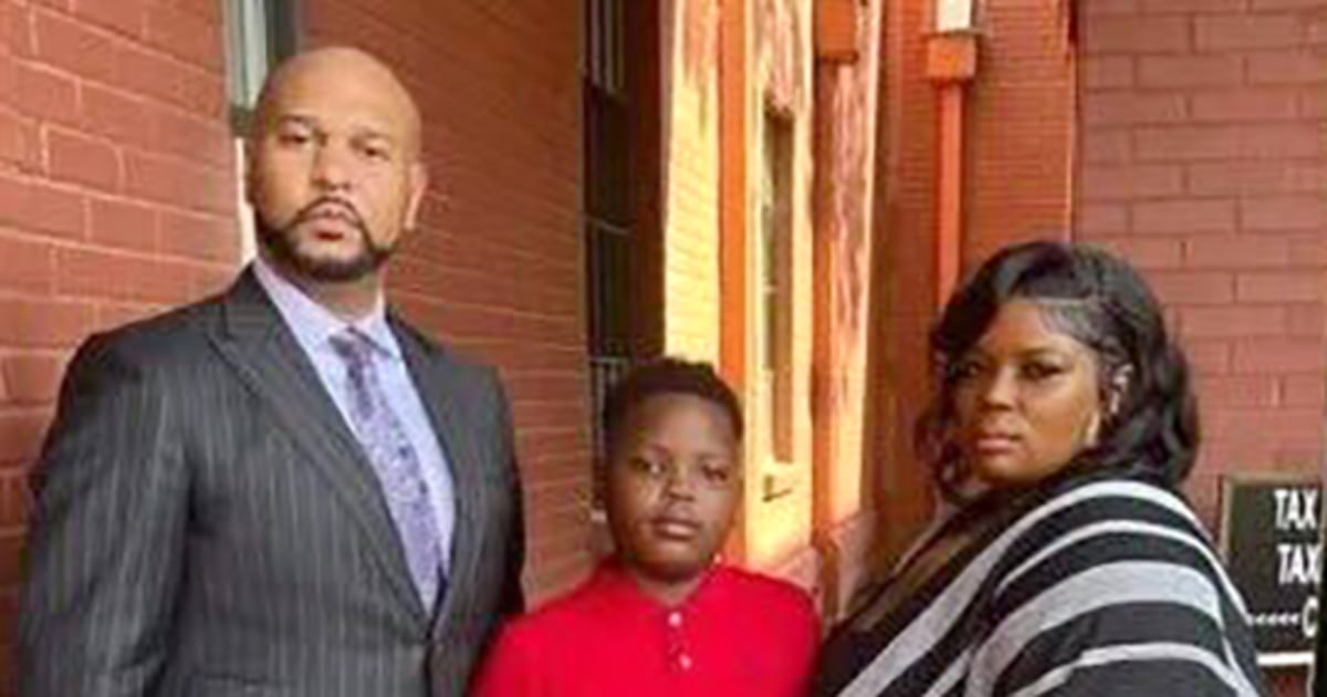 Майка на 10-годишно чернокожо дете, осъдено за уриниране на обществени места, отказва да подпише изпитателни условия