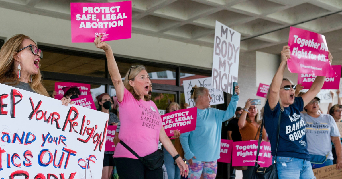 Групите за правата на абортите във Флорида събират достатъчно подписи, за да придвижат мярката за гласуване през 2024 г.