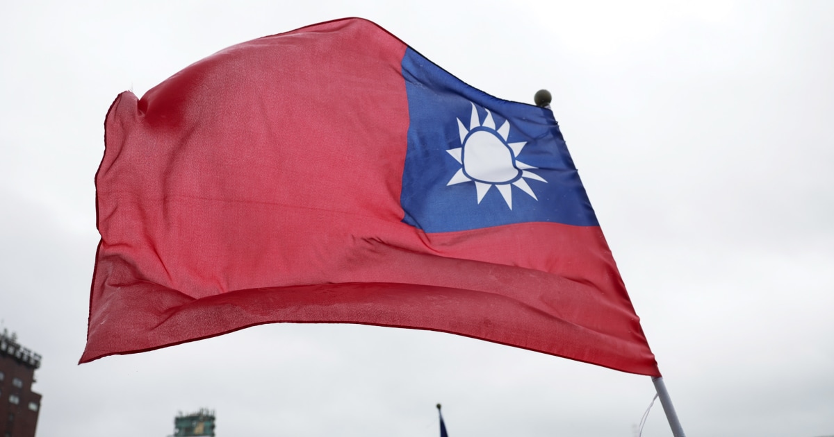ТАЙПЕЙ Тайван — Два предполагаеми китайски метеорологични балона прелетяха през