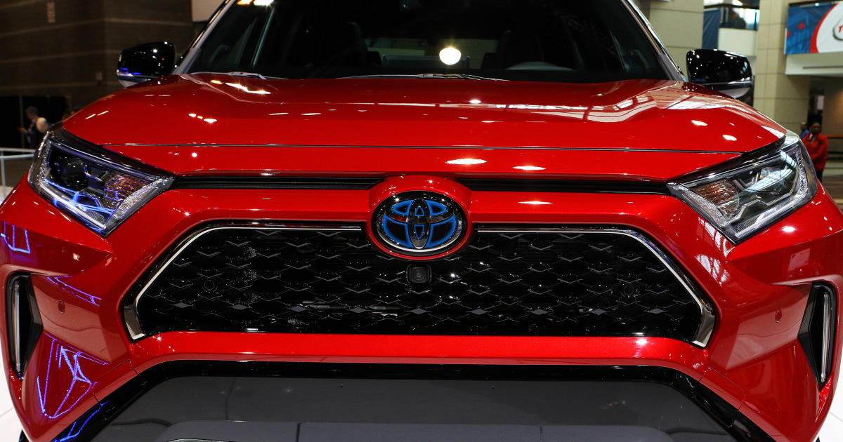 Toyota Motor заяви в сряда че ще изтегли 1 12 милиона превозни