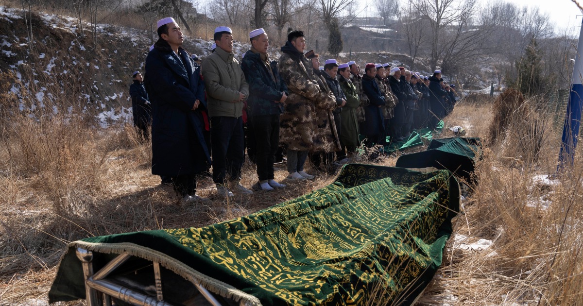 Броят на загиналите от земетресението в Китай нарасна до 149