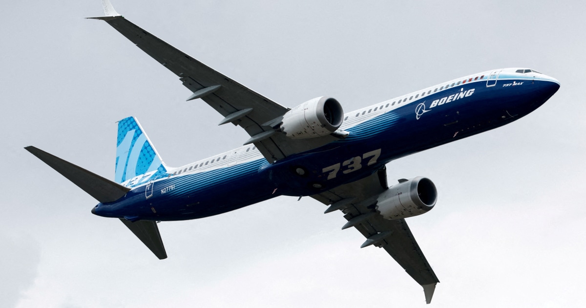 Boeing настоятелно призовава авиокомпаниите да проверяват самолети 737 Max, за да