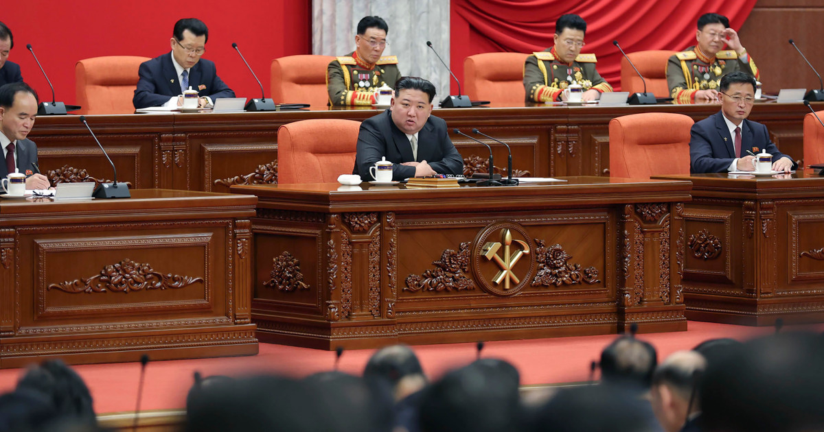 Севернокорейският лидер Ким обеща да изстреля още 3 шпионски спътника и да произведе повече ядрени материали през 2024 г.