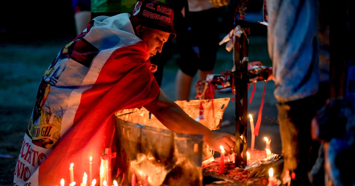 Уморените от инфлацията аржентинци се молят на своя светец-каубой Гаучито Гил за помощ