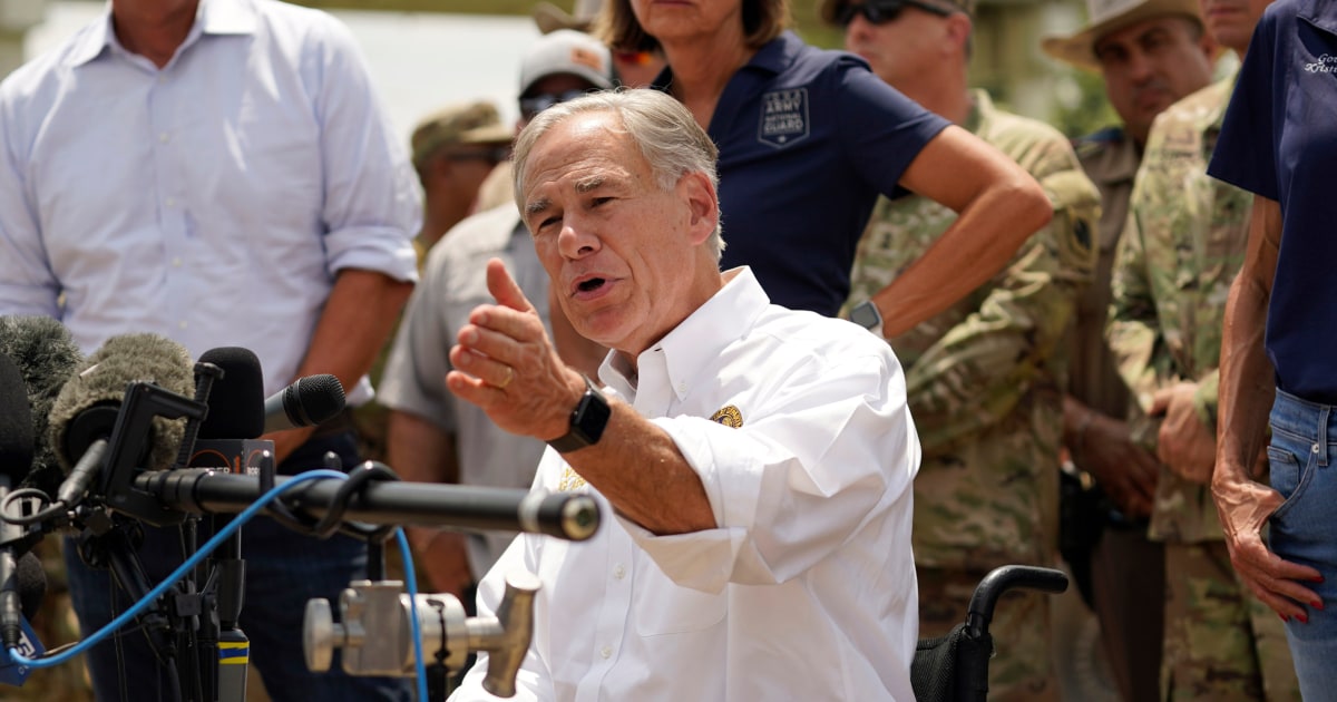 Губернаторът на Тексас Абът защитава забележки относно спирането на „стрелбата“ по мигранти