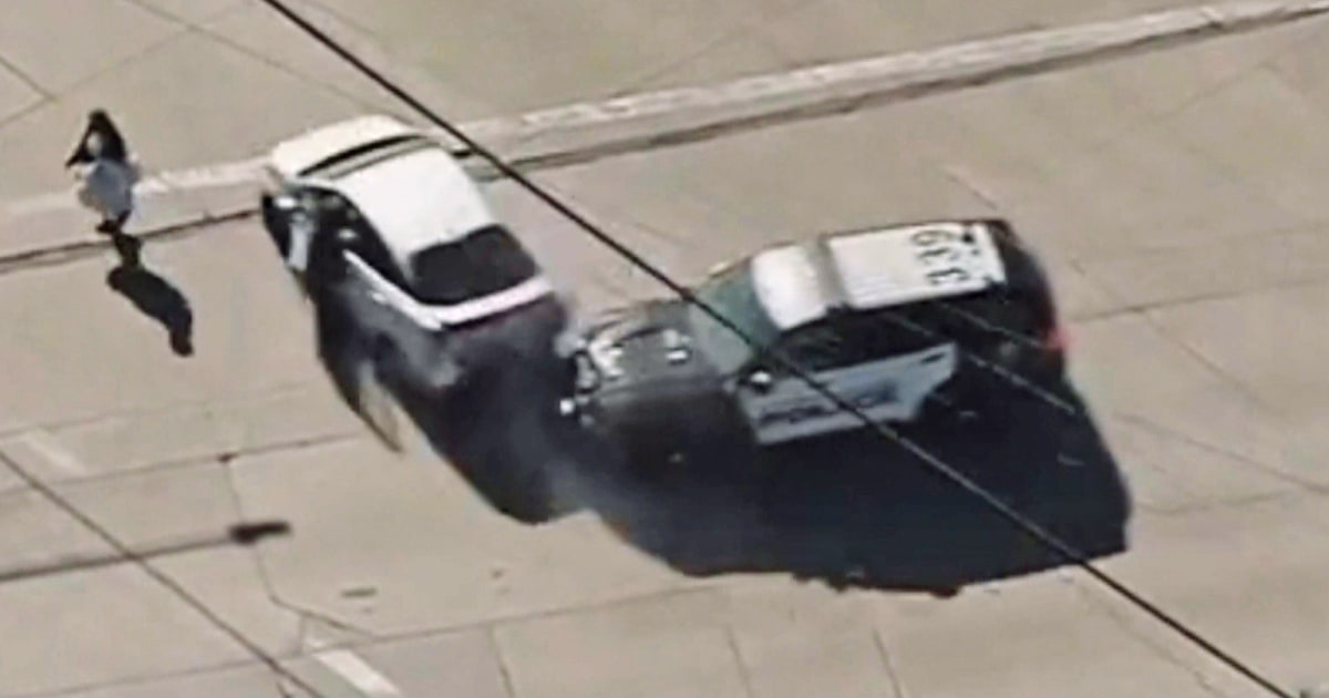 Калифорнийска жена, блъсната от откраднато превозно средство, блъснато от полицията по време на преследване