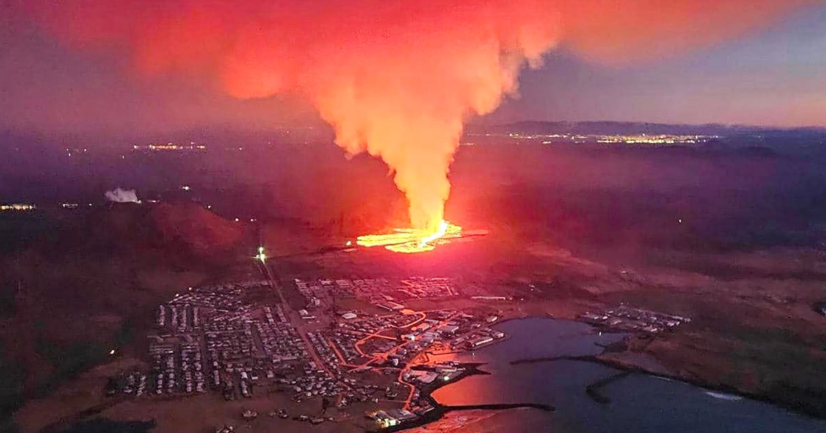 Лава унищожи домове в рибарски град след изригване на вулкан в Исландия