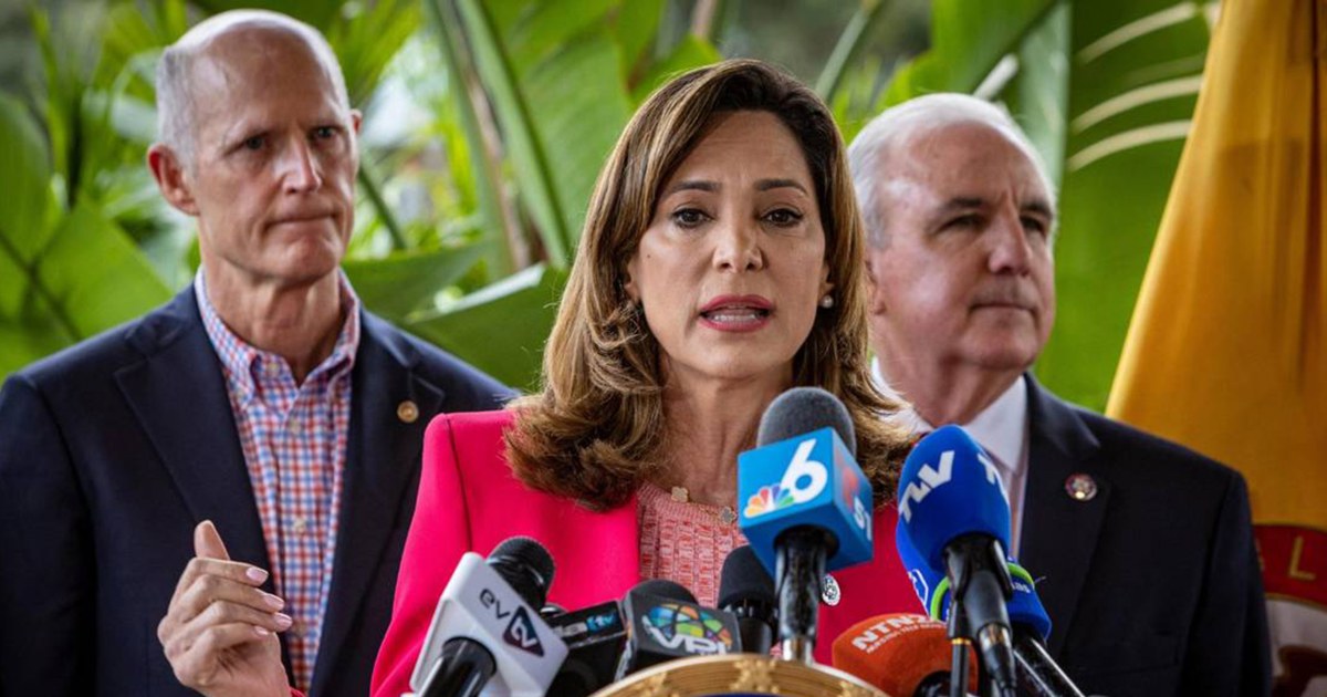 Републиканският представител от Флорида Мария Елвира Салазар отказа да позволи