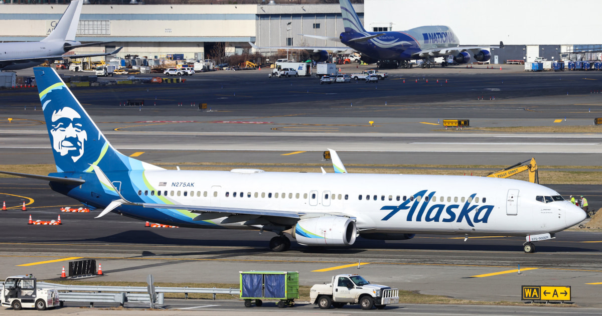 FAA препоръчва проверки на щепселите на вратите на други модели на Boeing след взрив във въздуха в Аляска