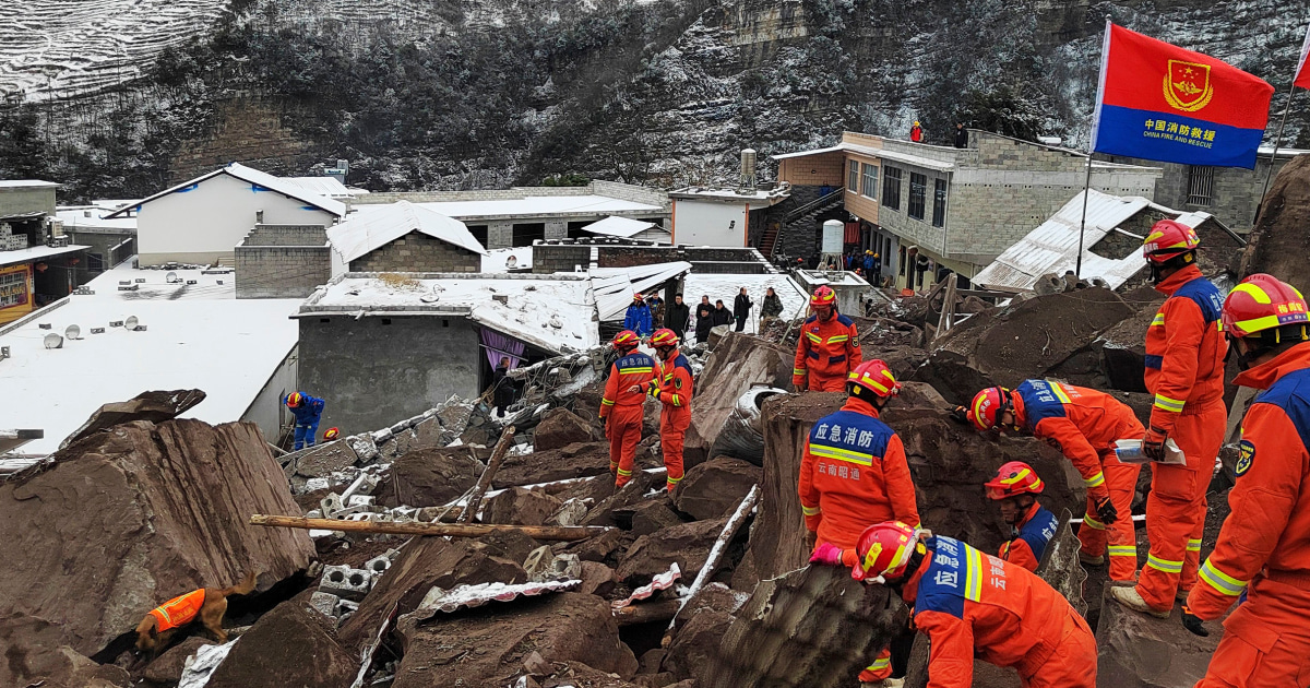 Свлачище затрупа 47 души в Югозападен Китай