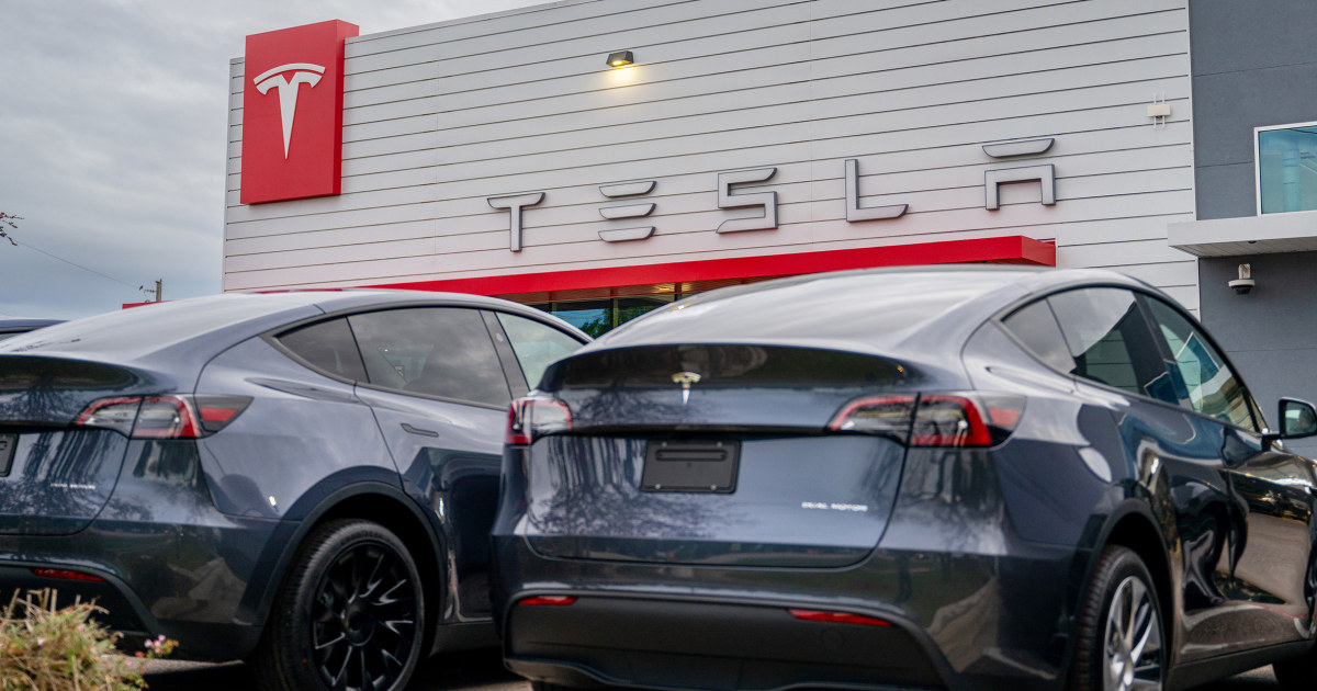 Tesla изтегля приблизително 200 000 превозни средства поради софтуерна грешка