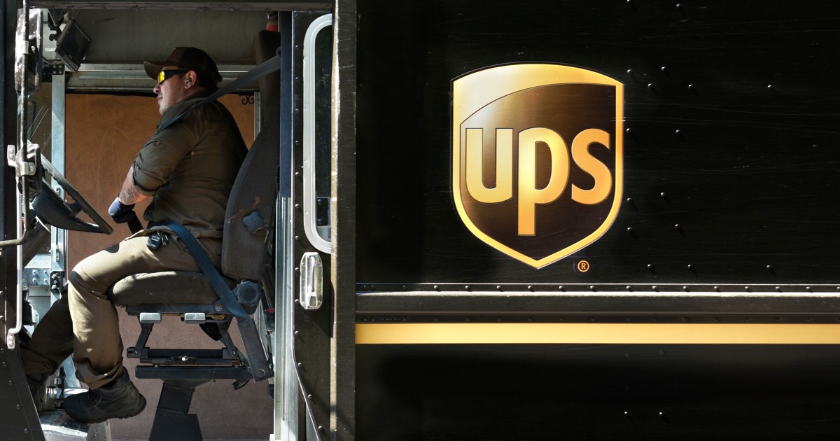 UPS съкращава 12 000 работни места, като се позовава на по-слабото търсене и по-високите синдикални разходи за труд