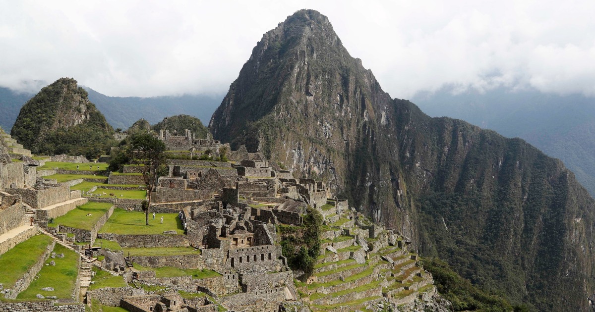 ЛИМА, Перу — Улиците, хотелите и ресторантите около руините на Мачу