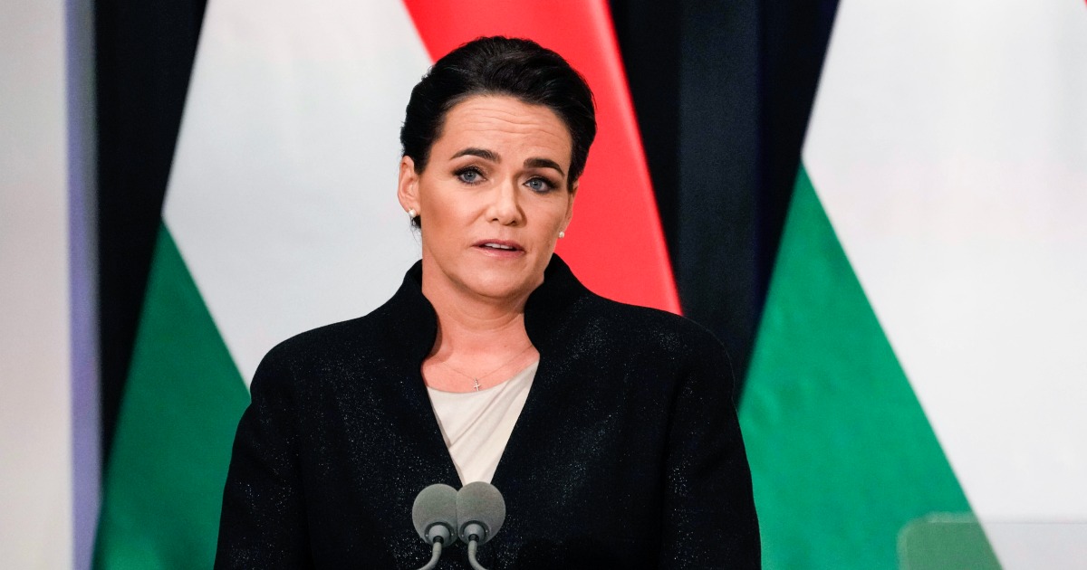 БУДАПЕЩА, Унгария — Консервативният президент на Унгария подаде оставка на