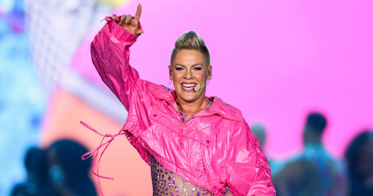 Pink спира концерта в Сидни, след като фен започна да ражда