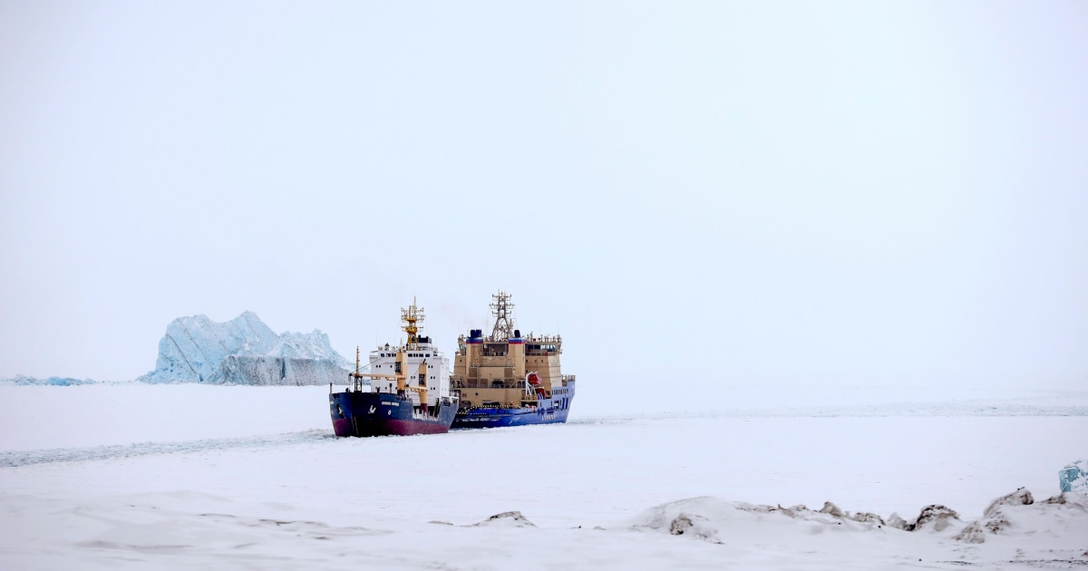 Русия и Китай обединяват силите си в Арктика
