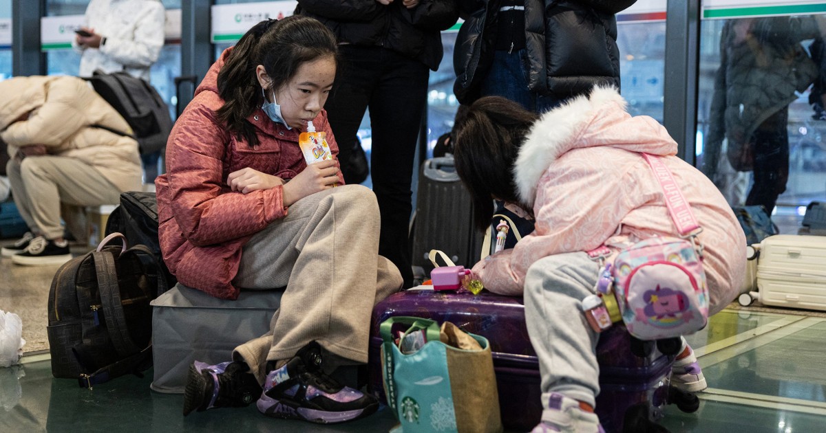 Сняг и лед пречат на милиони да се приберат у дома преди китайската Нова година