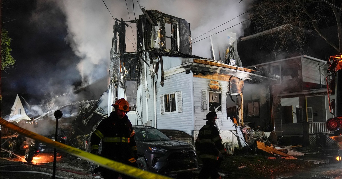 Най-малко 6 души са в неизвестност след пожар в къща в Пенсилвания и стрелба