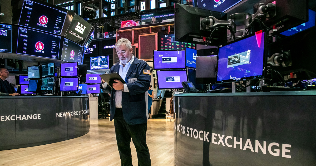 S&P 500 затваря над 5000 за първи път в историята, отбелязва пета поредна печеливша седмица