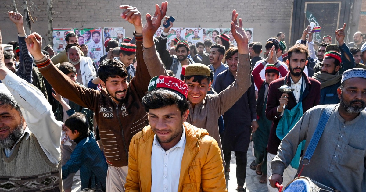 ПЕШАВАР, Пакистан — Гласоподавателите в Пакистан все още чакаха изборните
