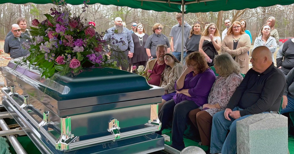 Майка от Мисисипи полага сина си да почива повече от година след погребението му в гроба на бедняк
