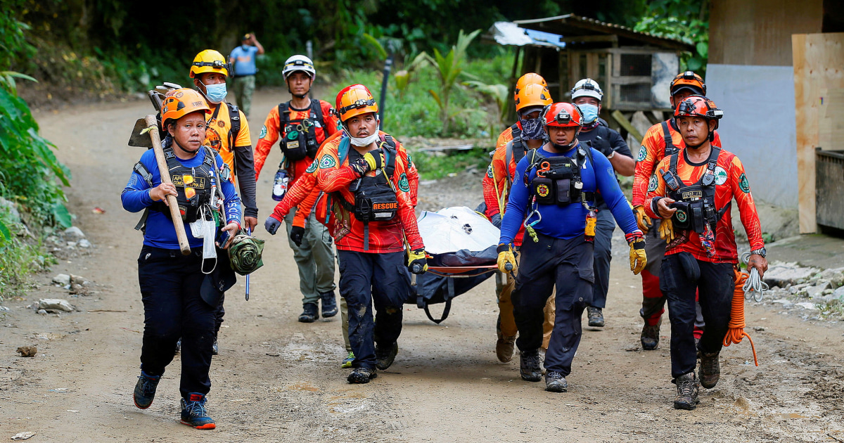 Броят на жертвите на свлачище във Филипините се повиши до 54