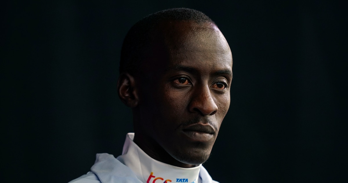 НАЙРОБИ Кения — Световен рекордьор в маратон Келвин Киптум който